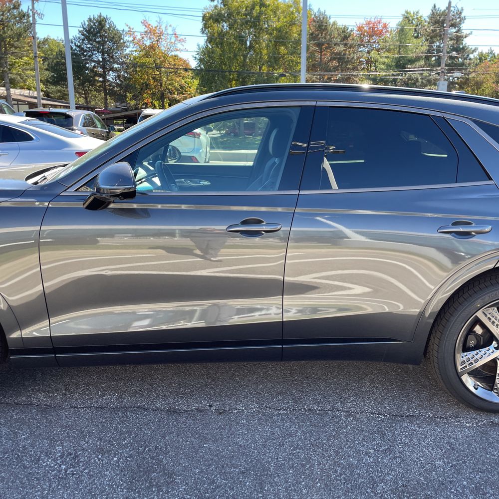 2023 Genesis GV70 2.5T Standard