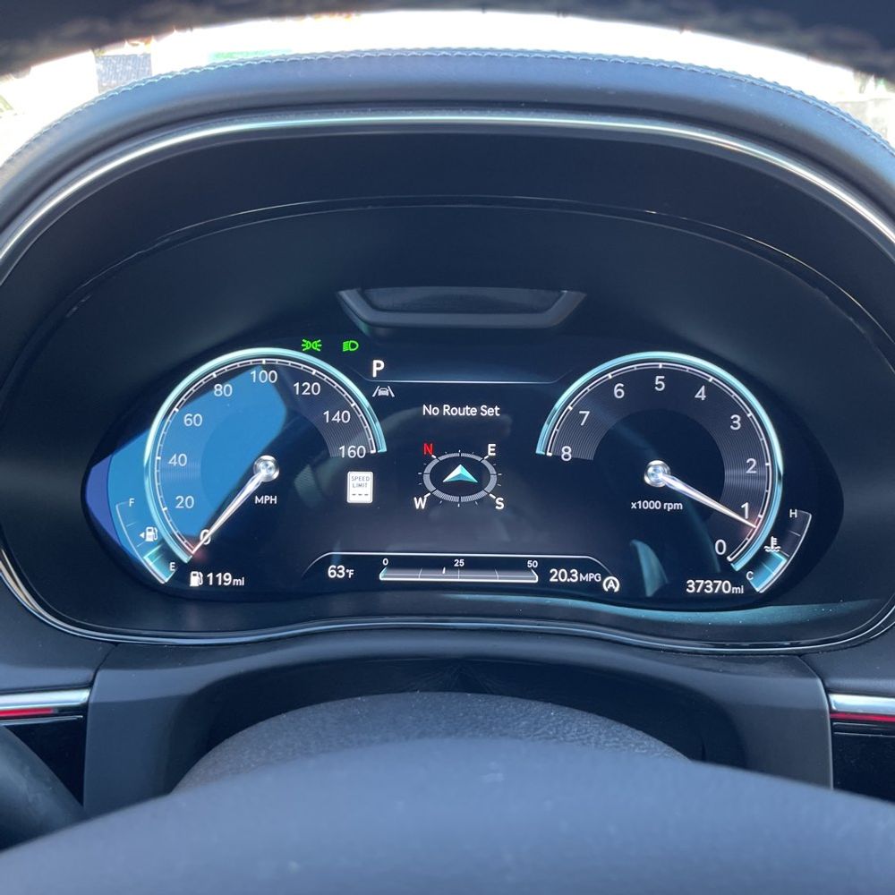 2023 Genesis GV70 2.5T Standard