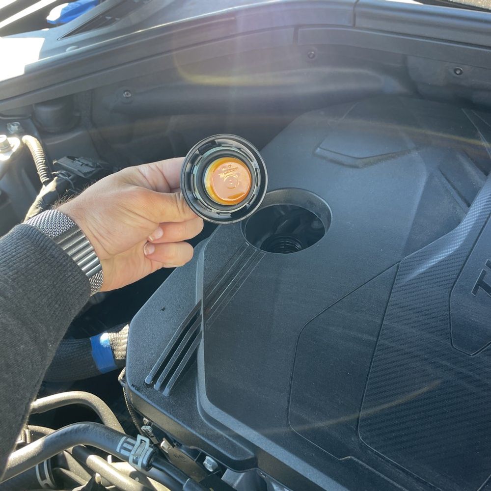 2023 Genesis GV70 2.5T Standard