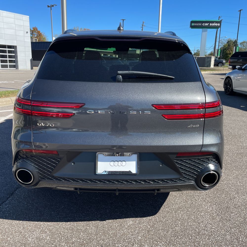2023 Genesis GV70 2.5T Standard