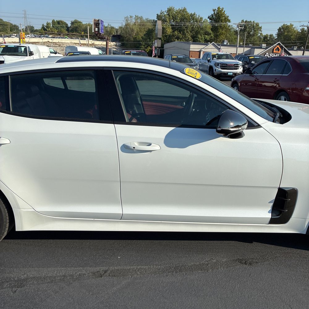 2023 Kia Stinger GT2