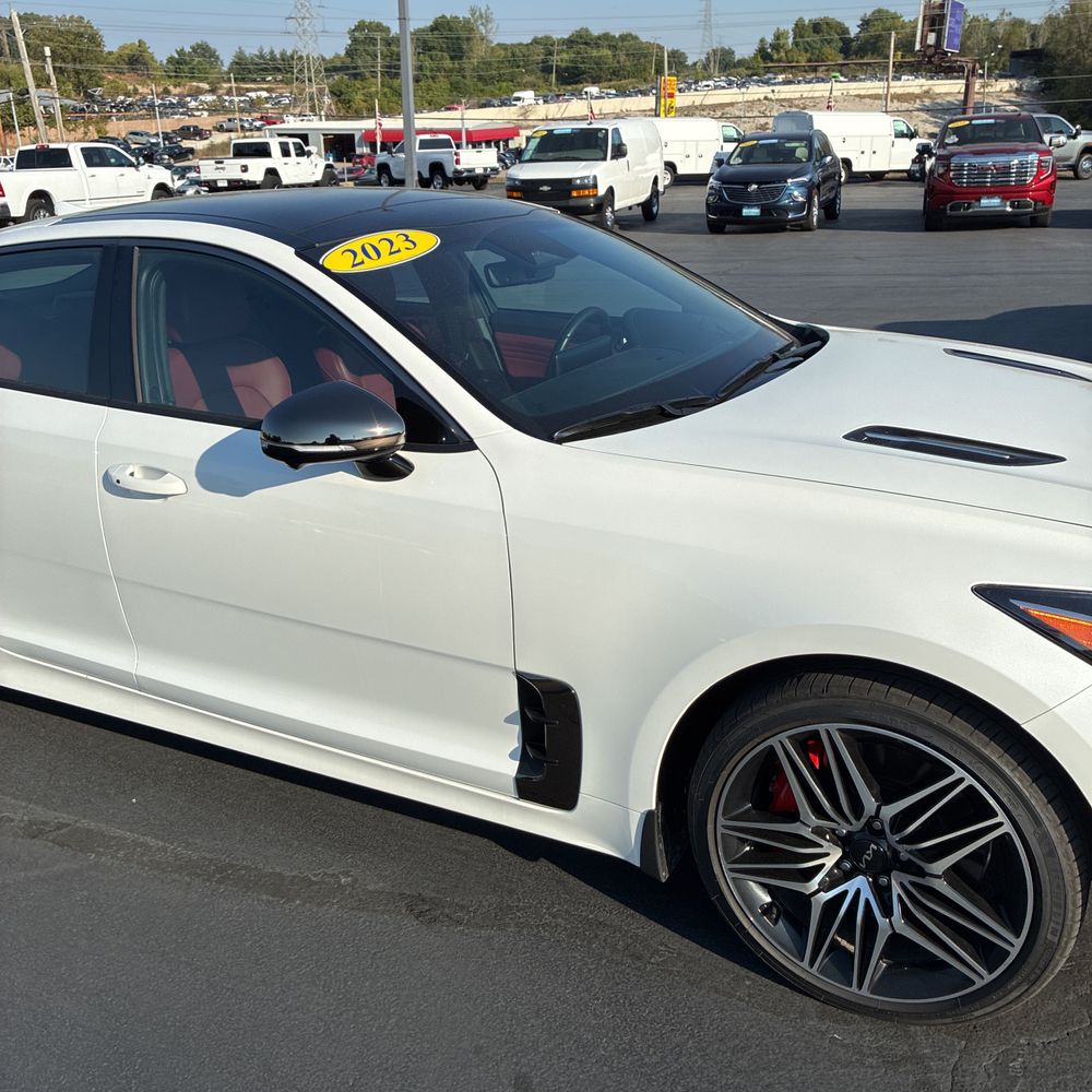 2023 Kia Stinger GT2