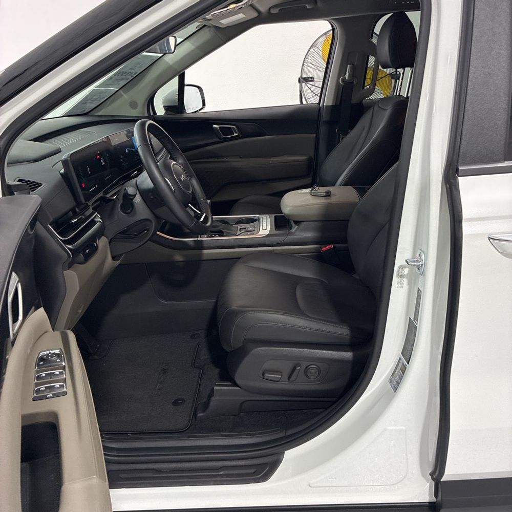 2025 Kia Carnival LXS