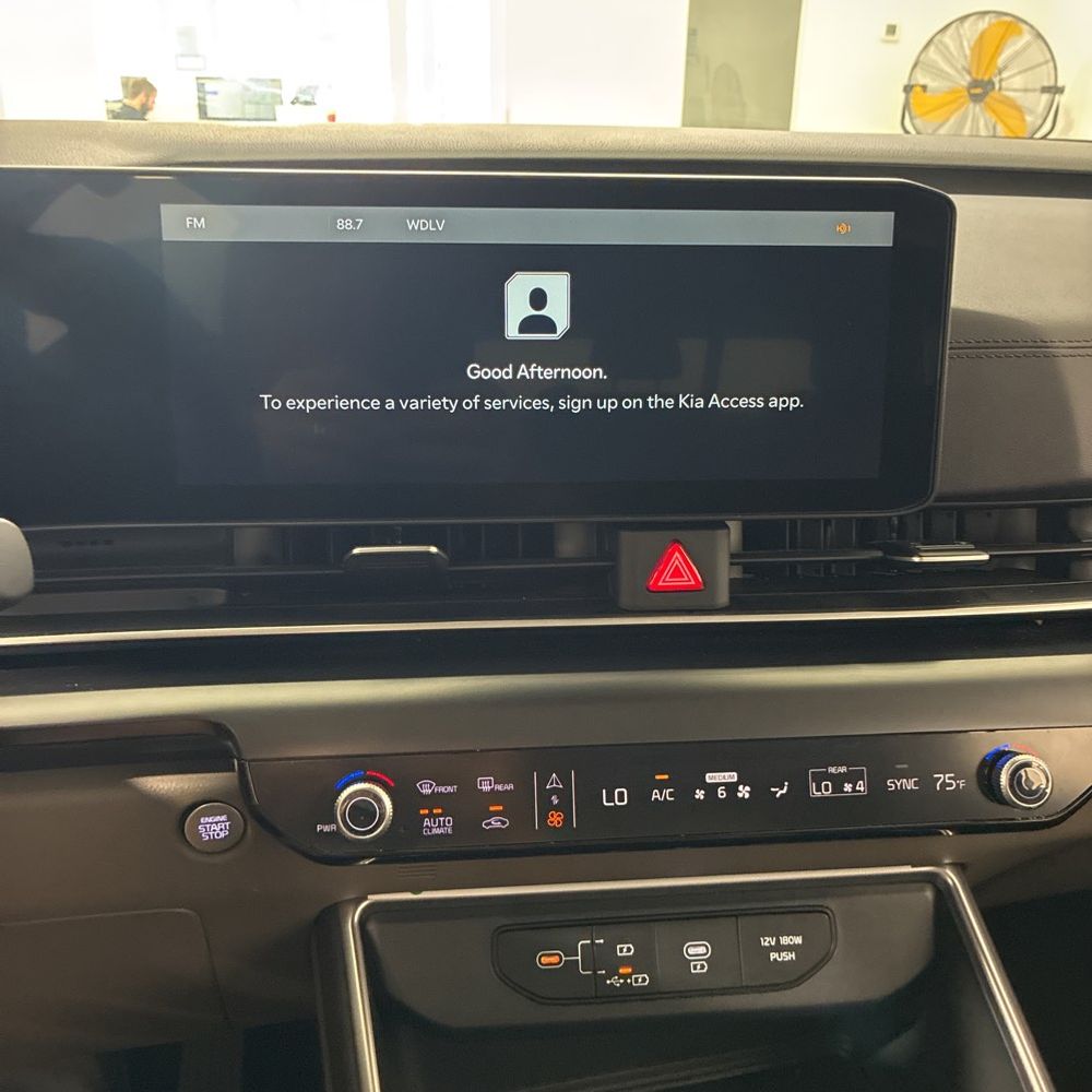 2025 Kia Carnival LXS