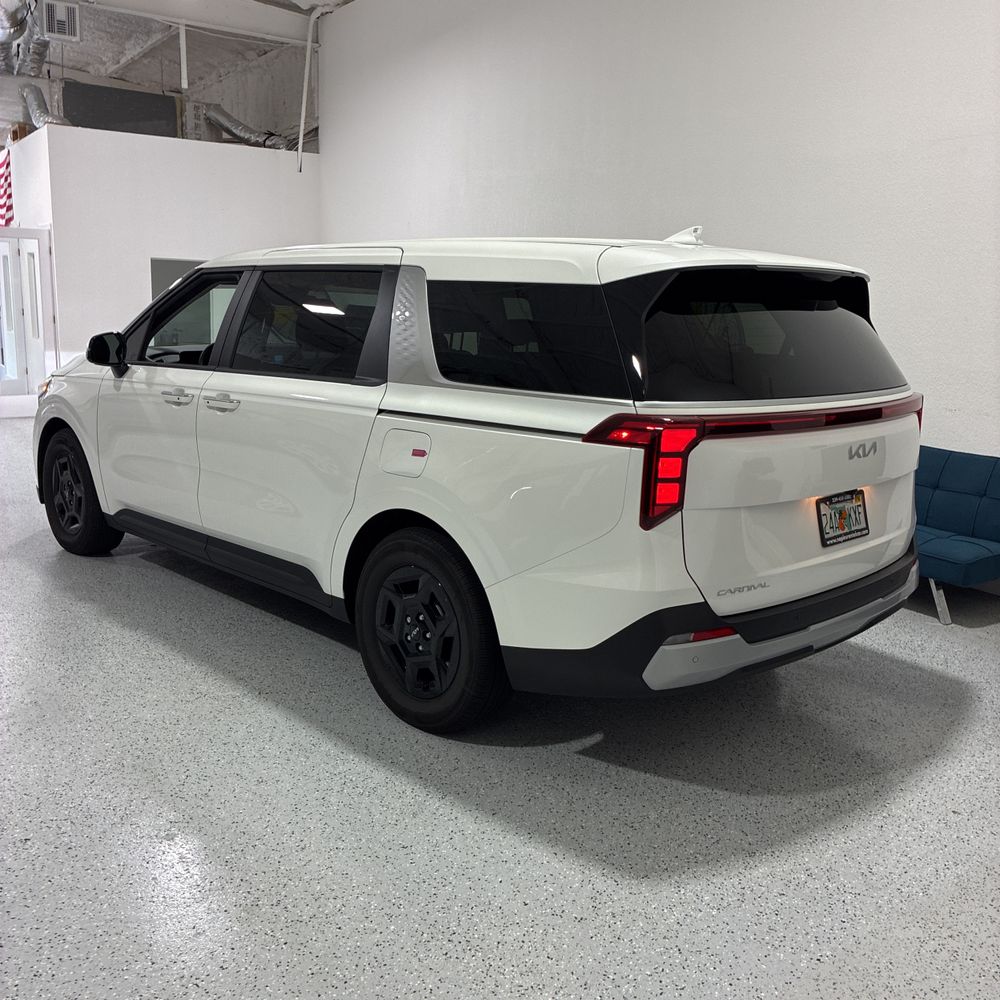 2025 Kia Carnival LXS