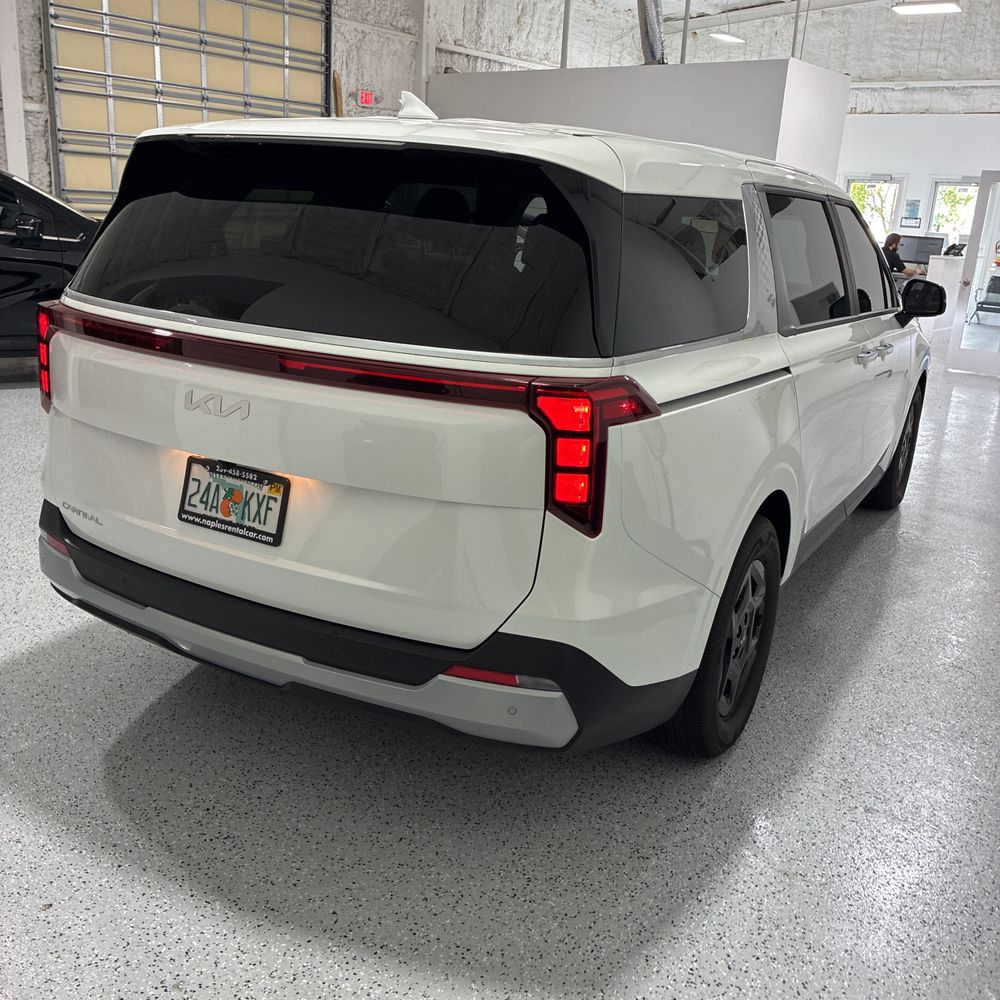 2025 Kia Carnival LXS