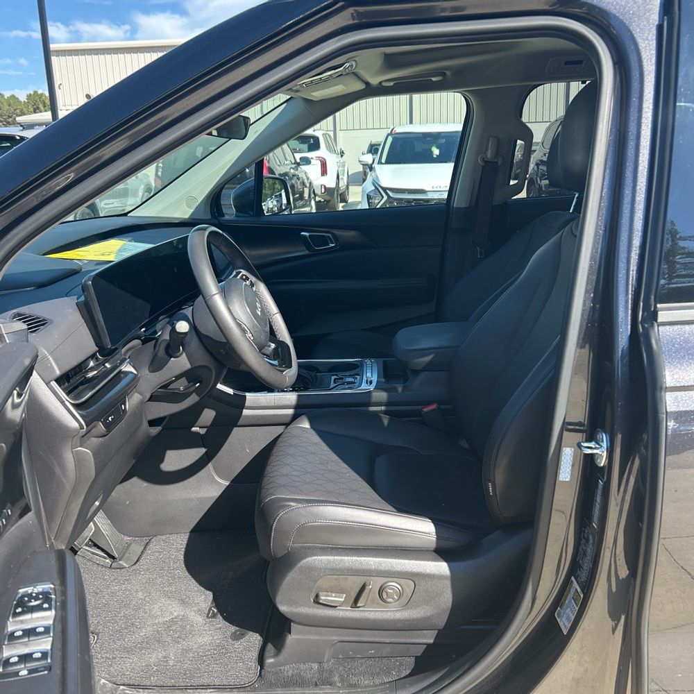 2025 Kia Carnival SX