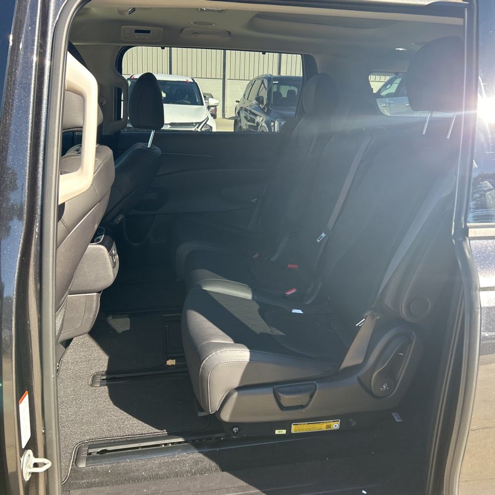 2025 Kia Carnival SX
