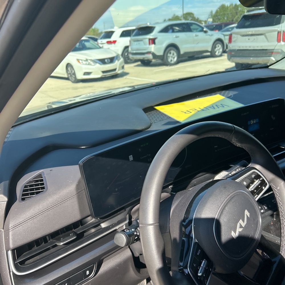 2025 Kia Carnival SX
