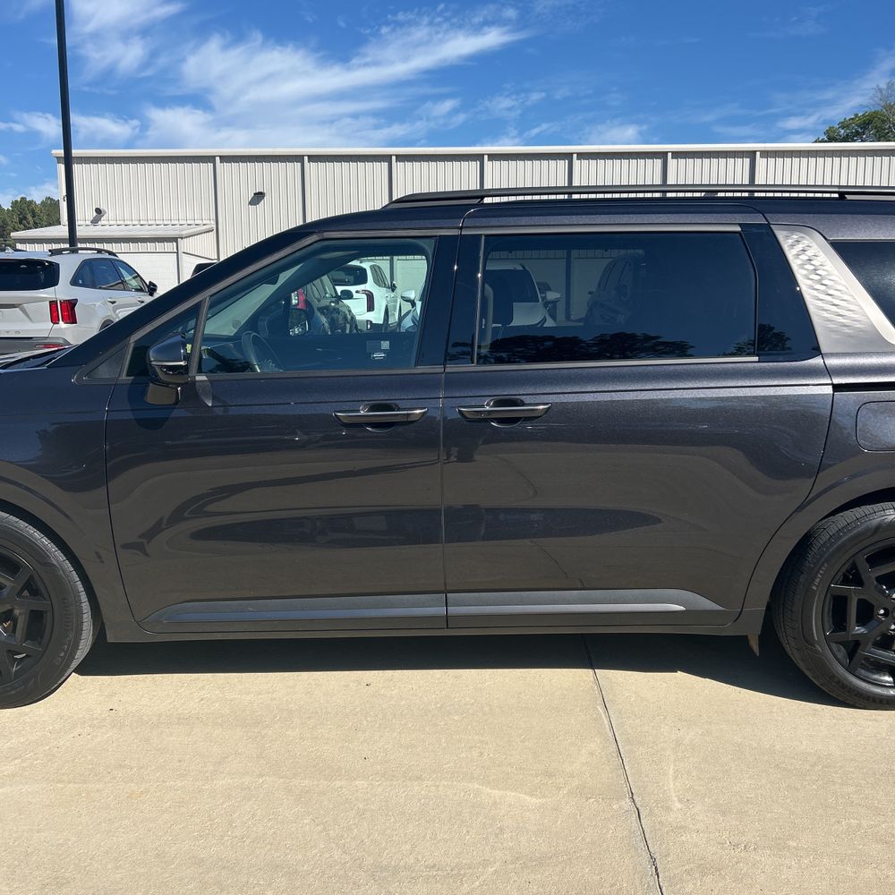 2025 Kia Carnival SX
