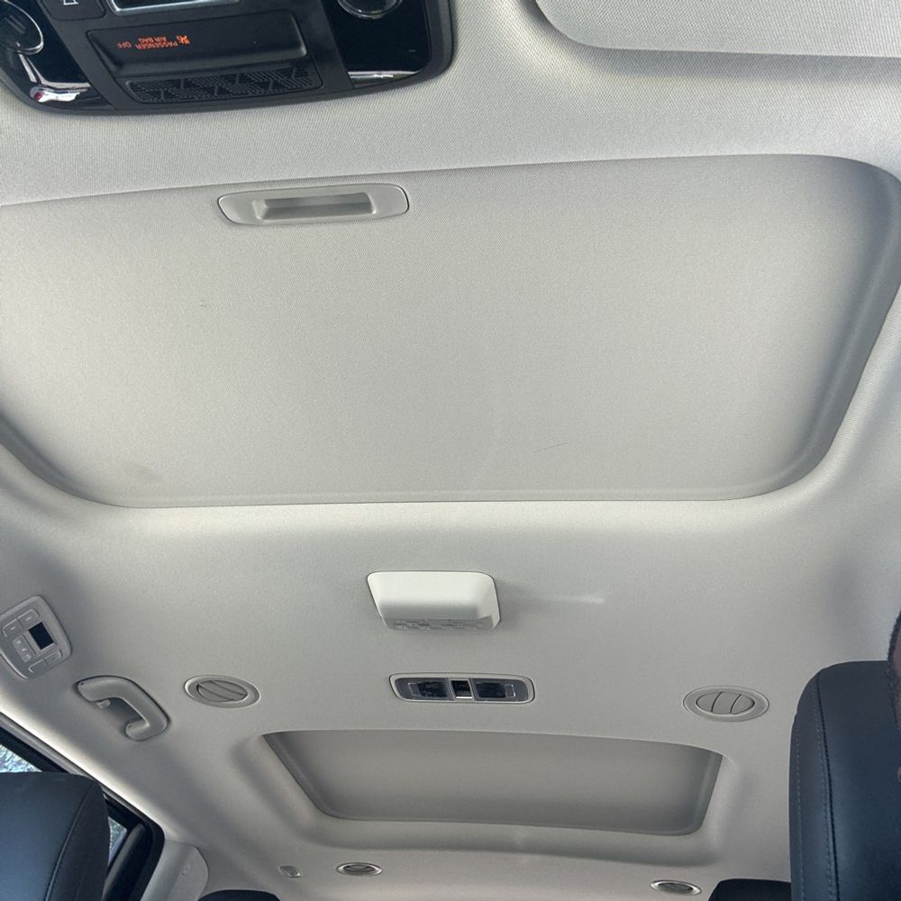 2025 Kia Carnival SX