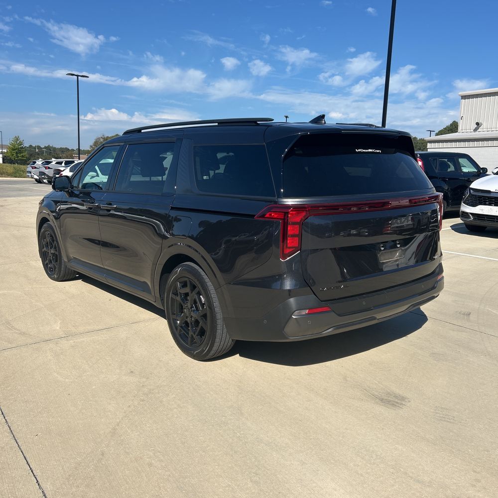 2025 Kia Carnival SX