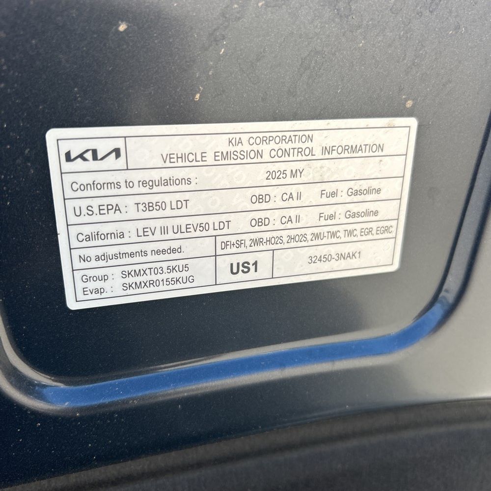 2025 Kia Carnival SX
