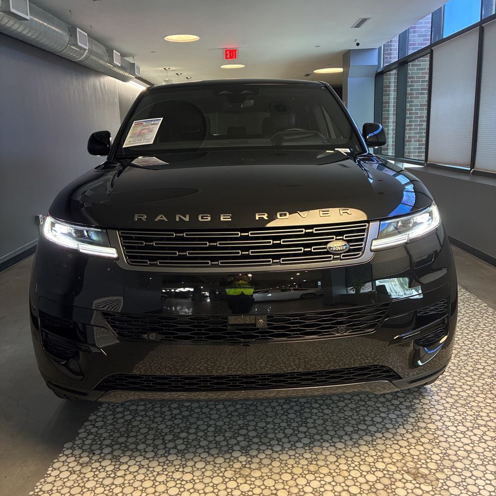 2025 Land Rover Range Rover Sport SE P360