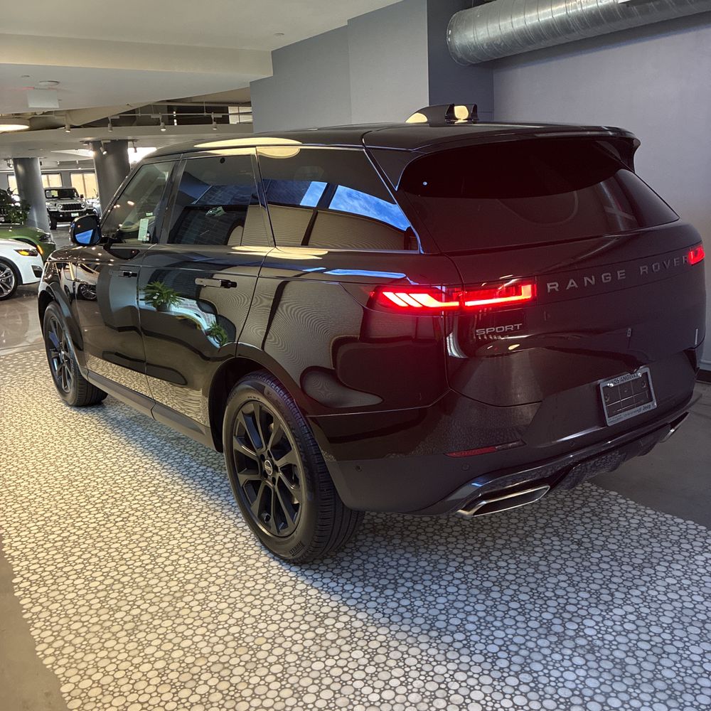2025 Land Rover Range Rover Sport SE P360