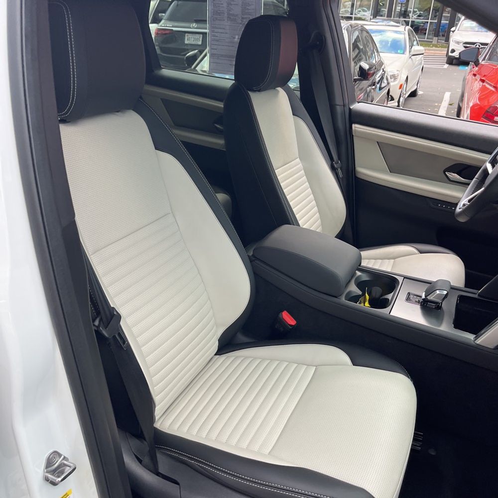 2025 Land Rover Discovery Sport P250 Dynamic SE