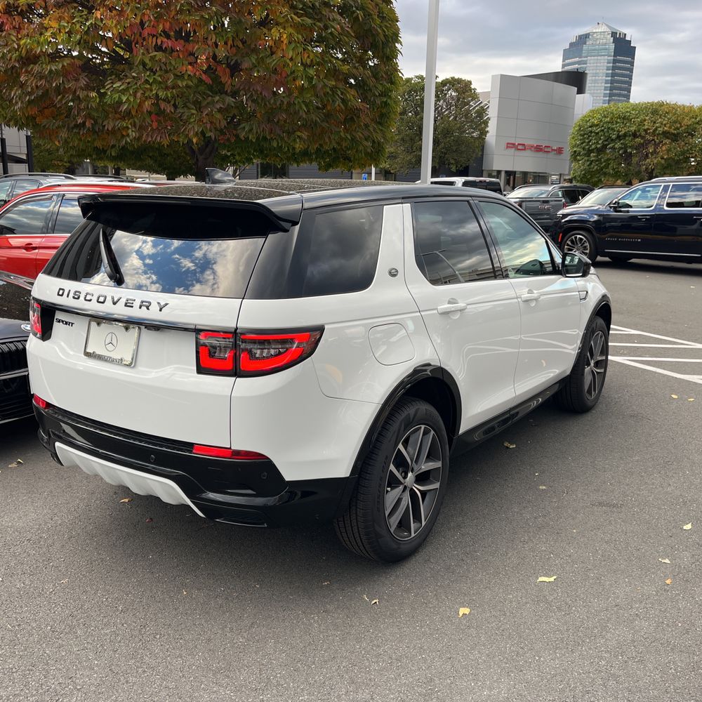 2025 Land Rover Discovery Sport P250 Dynamic SE