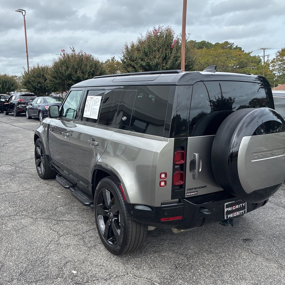 2024 Land Rover Defender 110 X-Dyn SE P400