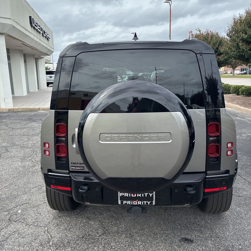 2024 Land Rover Defender 110 X-Dyn SE P400