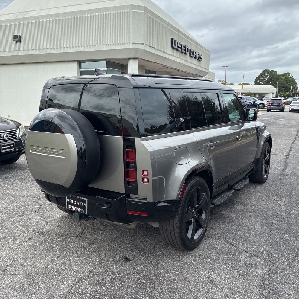 2024 Land Rover Defender 110 X-Dyn SE P400
