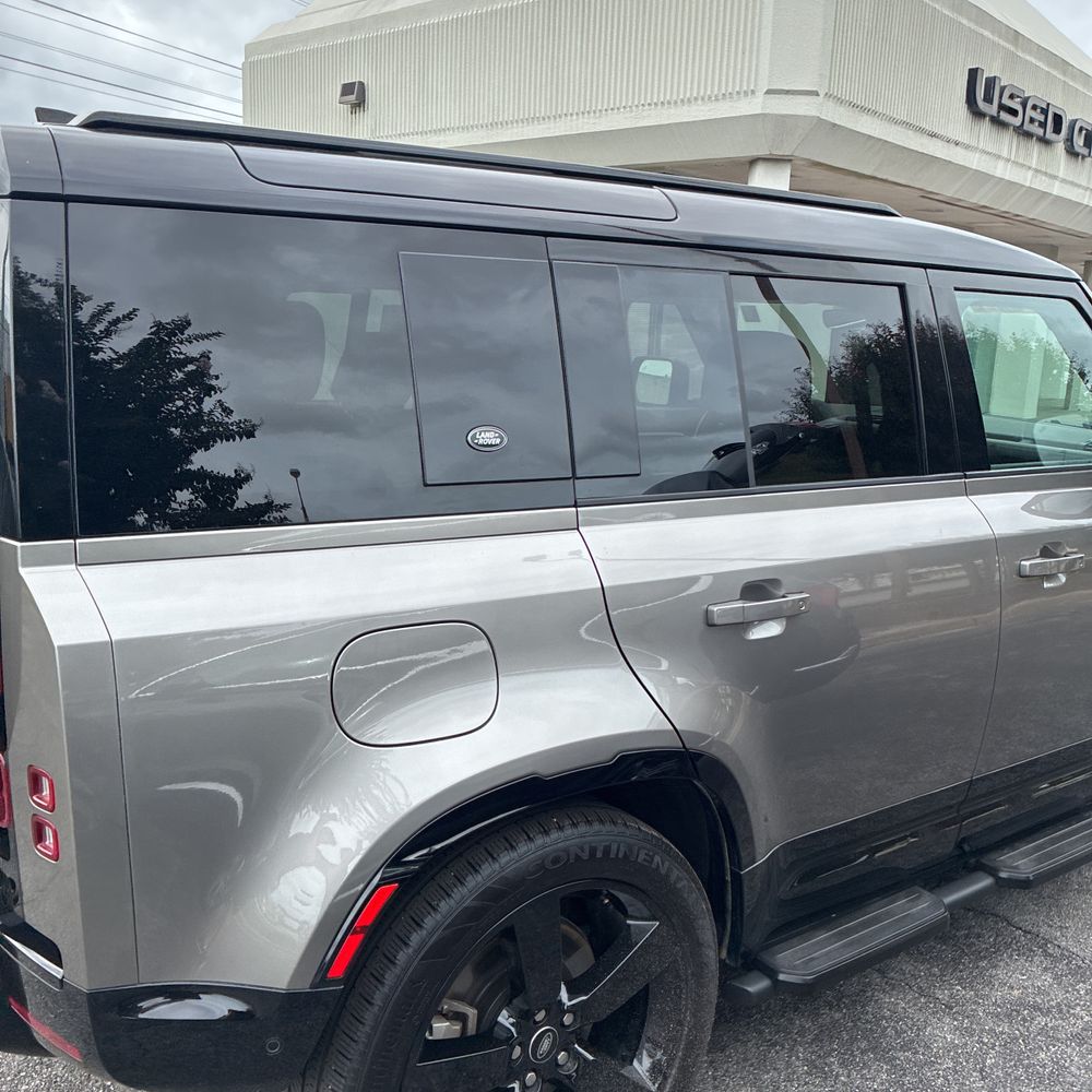 2024 Land Rover Defender 110 X-Dyn SE P400