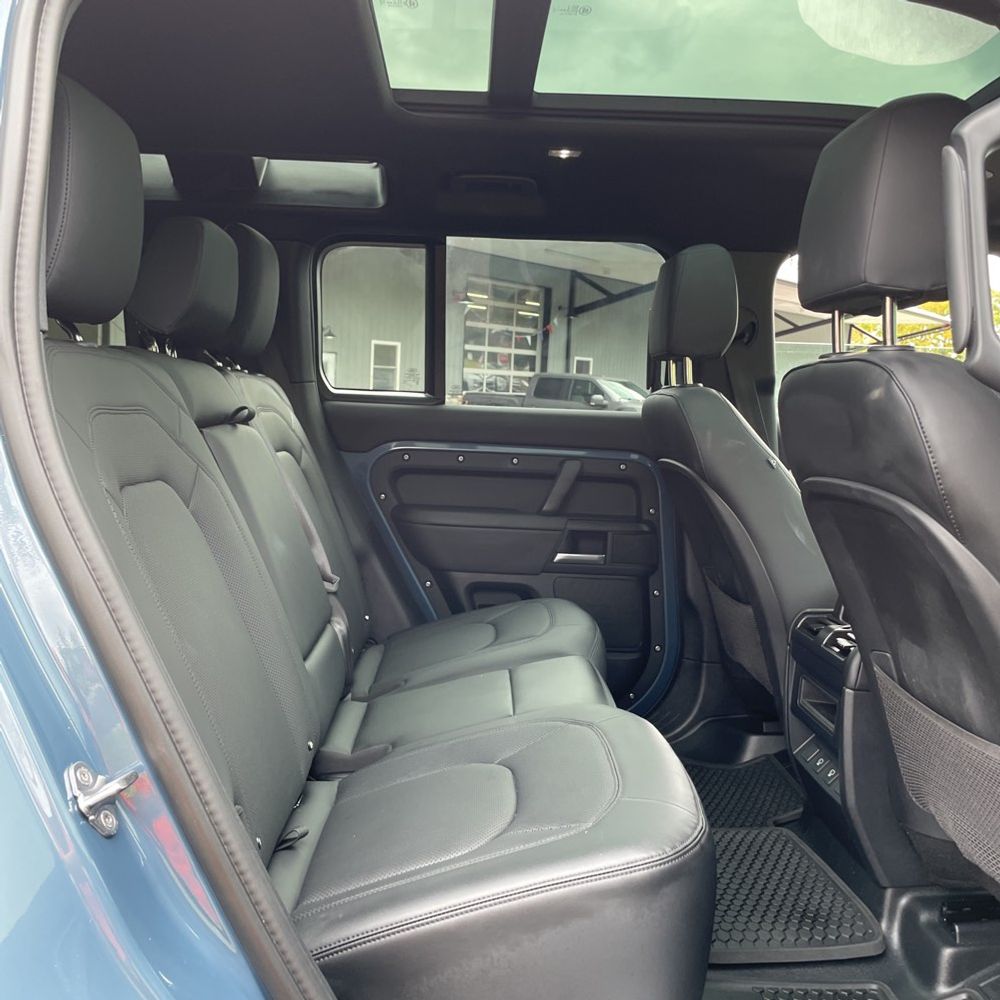 2025 Land Rover Defender 110 X-Dyn SE P400