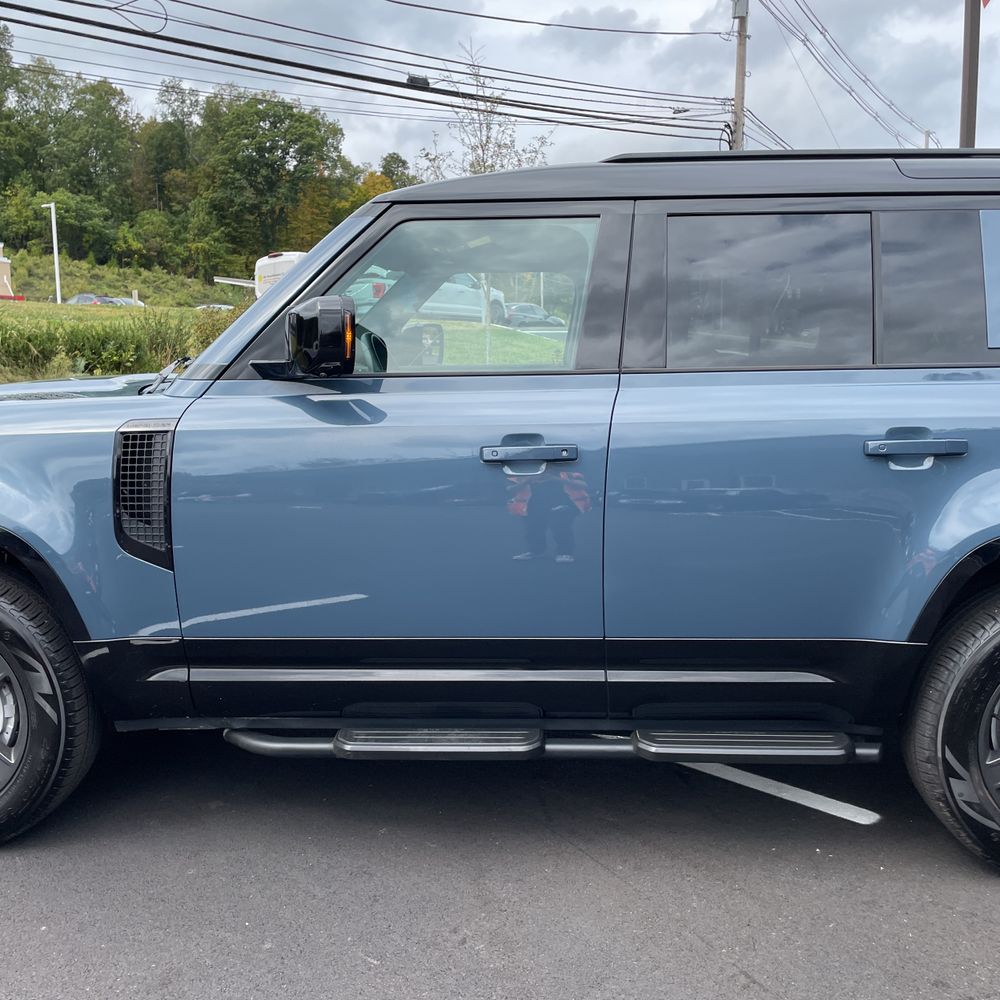 2025 Land Rover Defender 110 X-Dyn SE P400