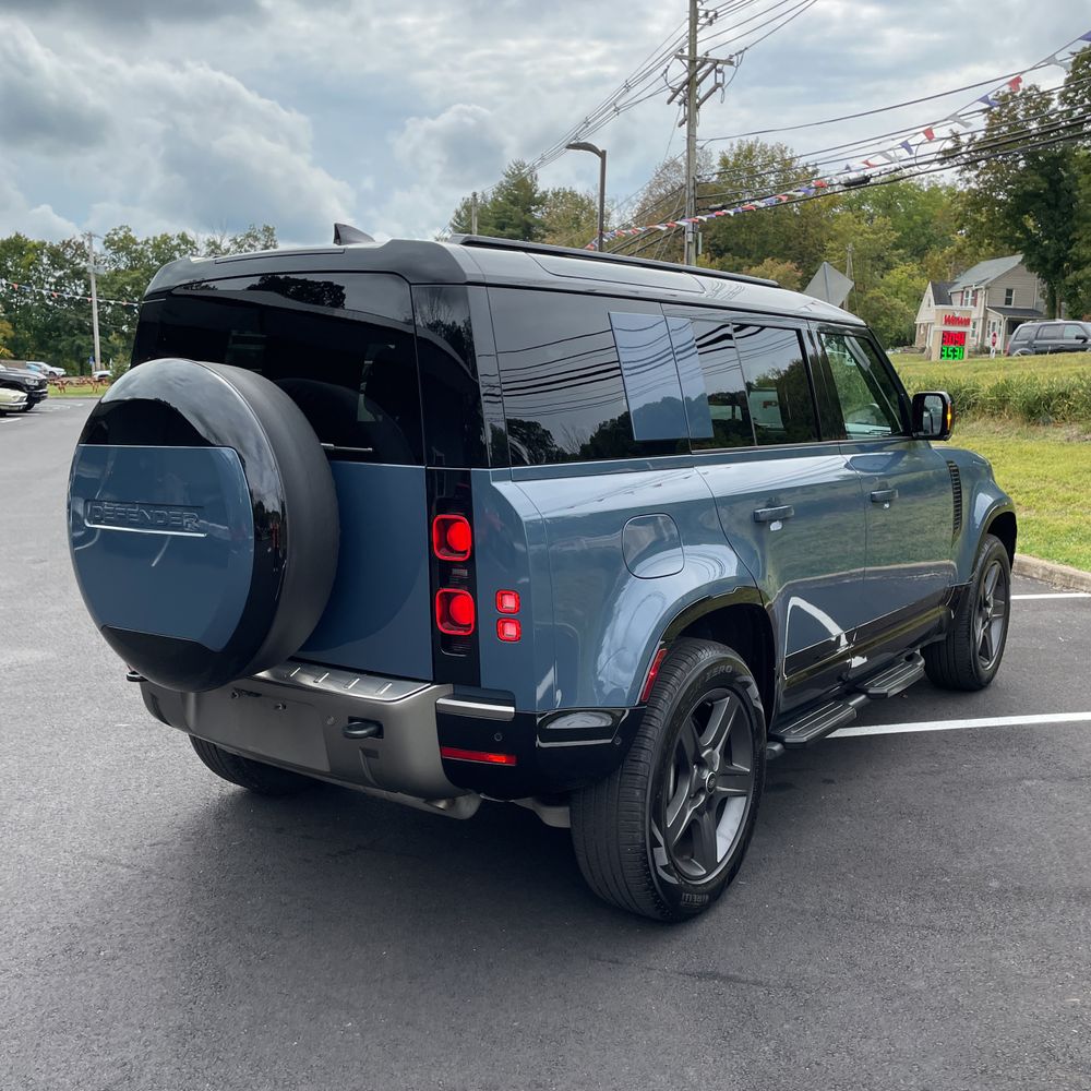 2025 Land Rover Defender 110 X-Dyn SE P400