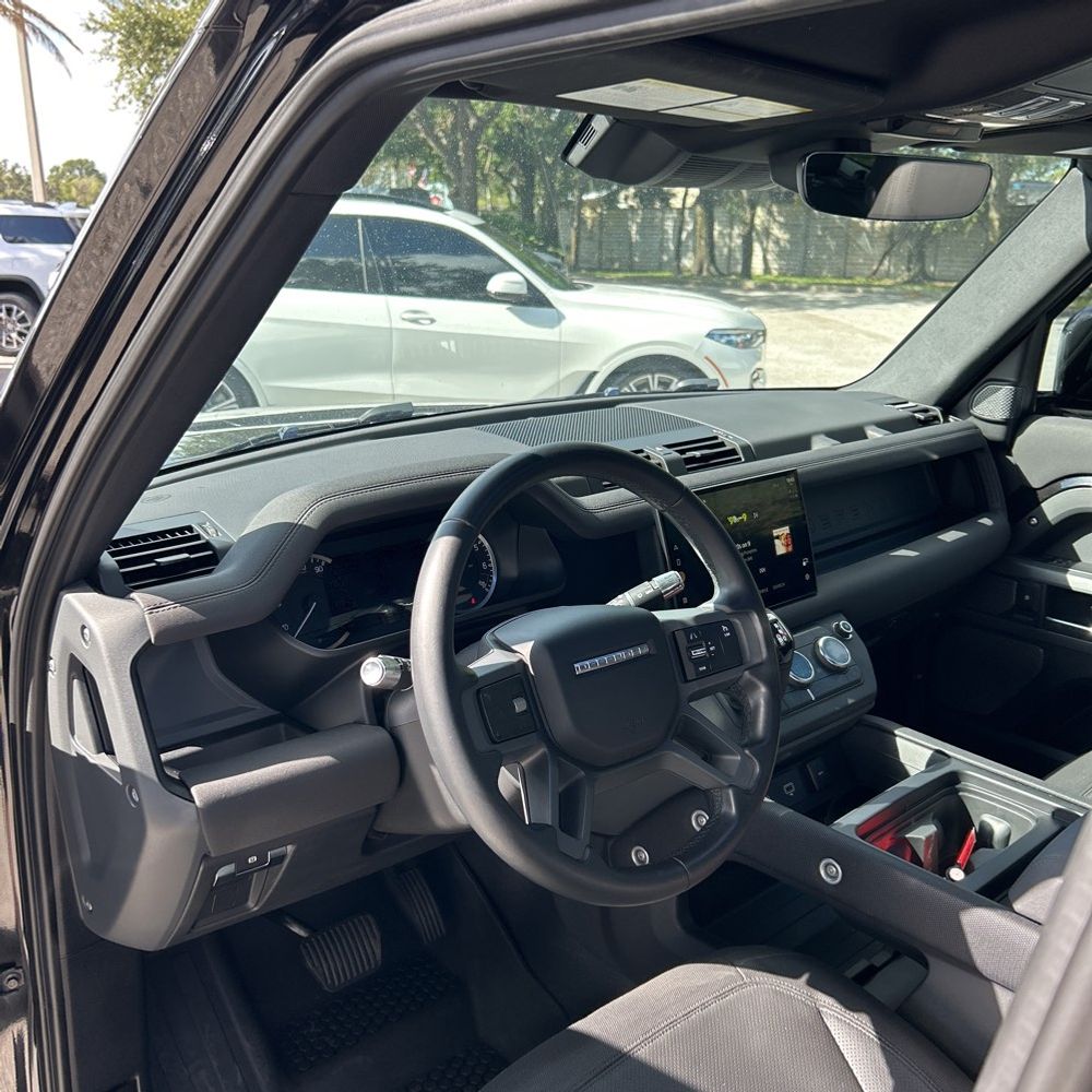 2022 Land Rover Defender 110 X-Dynamic SE