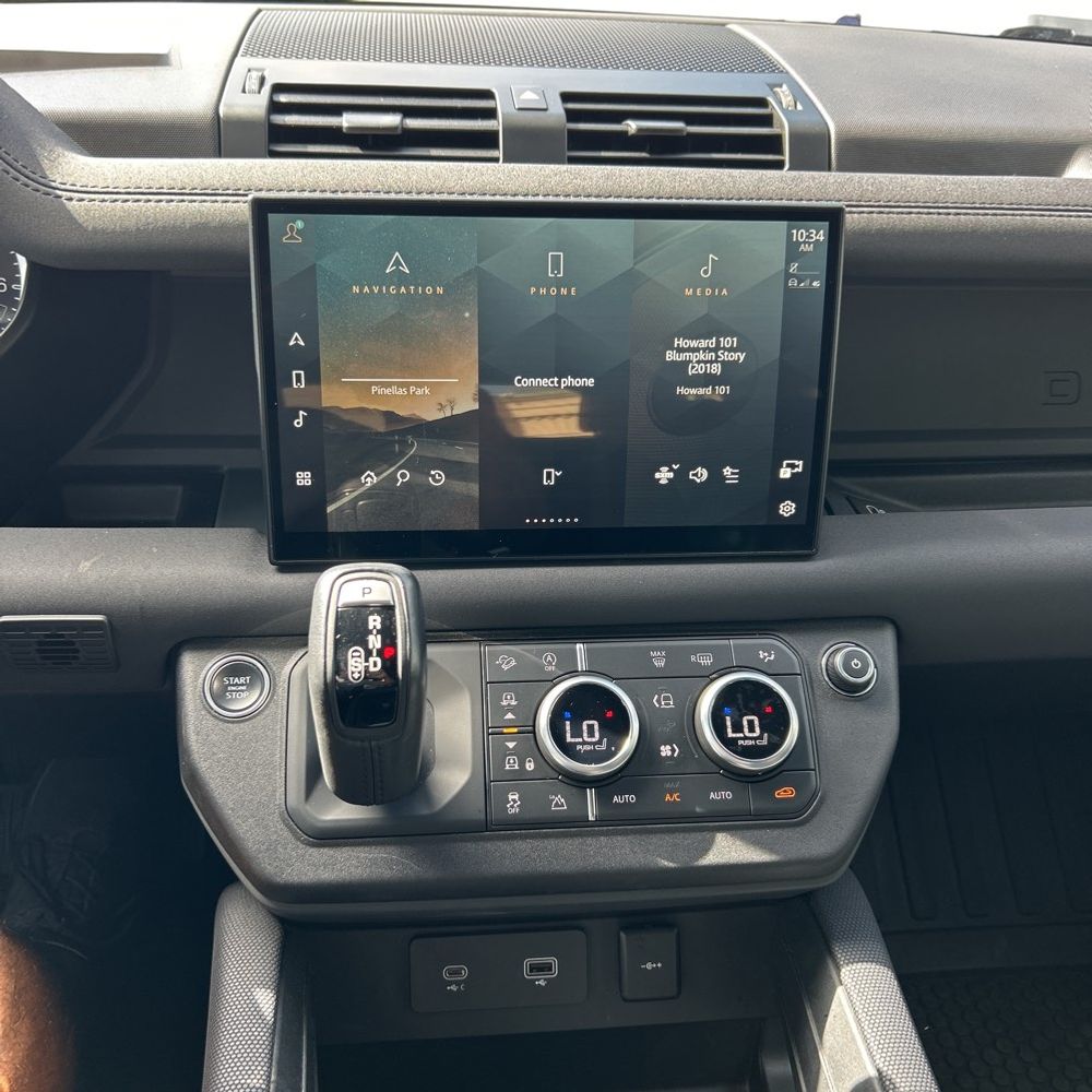 2022 Land Rover Defender 110 X-Dynamic SE