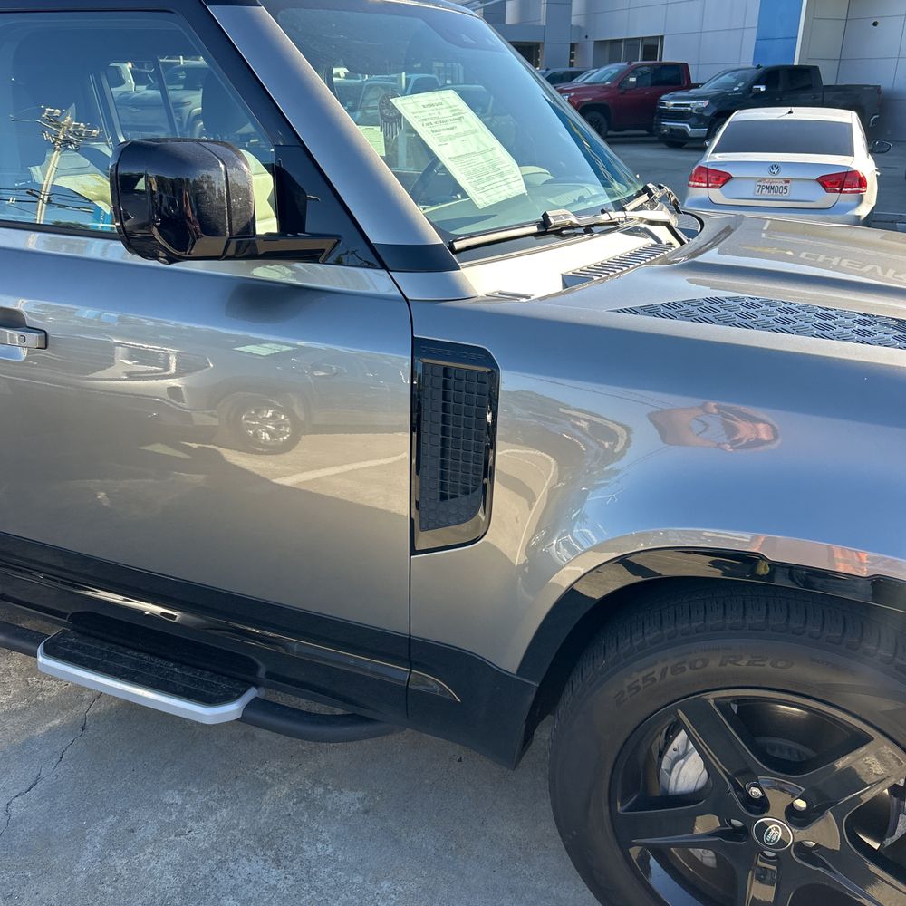 2023 Land Rover Defender 130 X-Dynamic SE