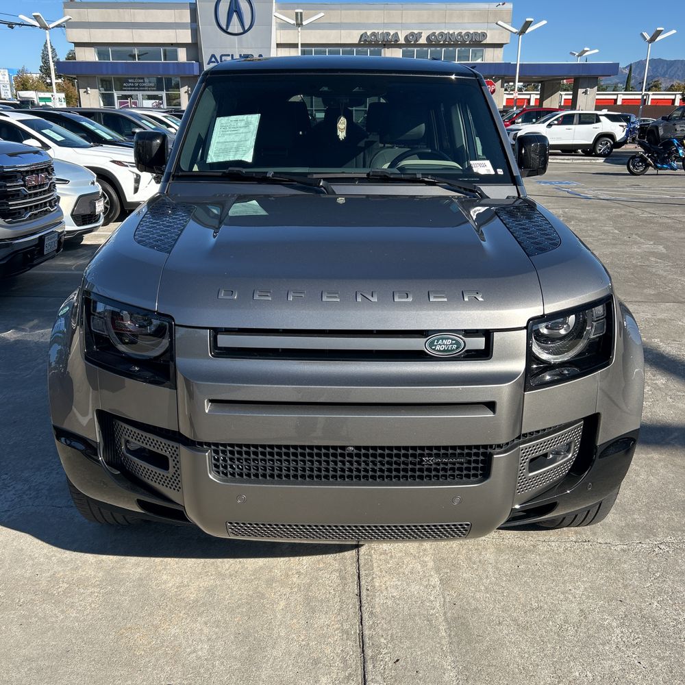 2023 Land Rover Defender 130 X-Dynamic SE