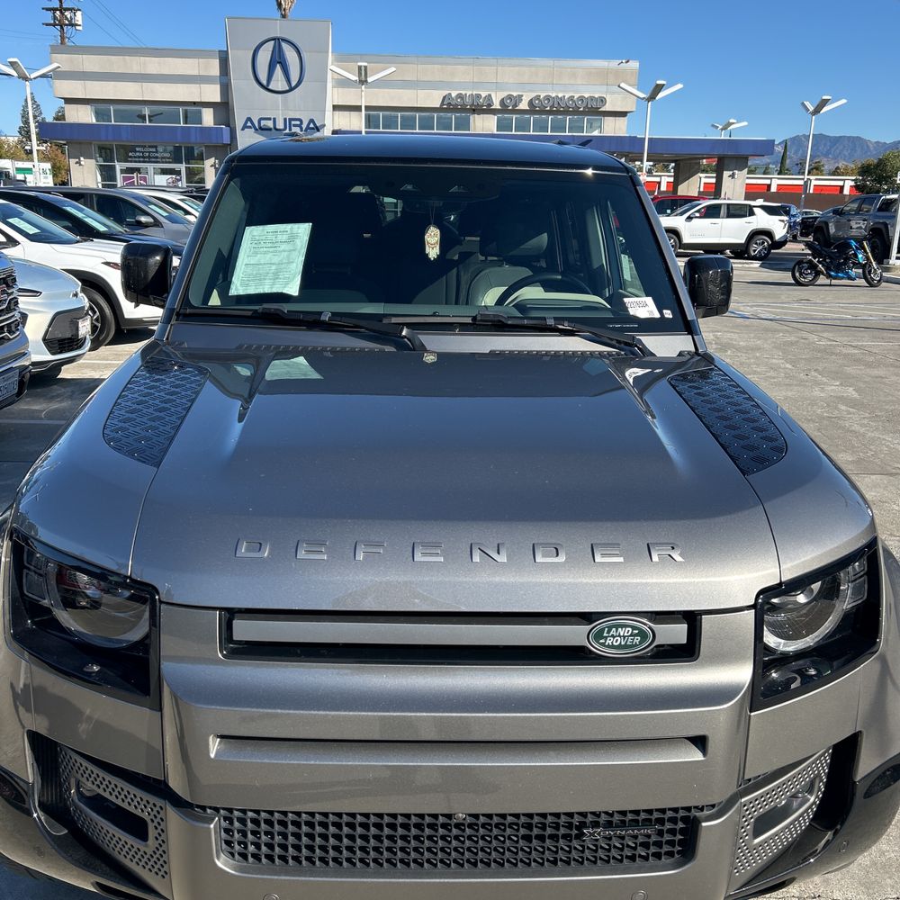 2023 Land Rover Defender 130 X-Dynamic SE