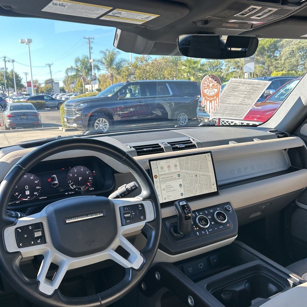 2023 Land Rover Defender 130 X-Dynamic SE