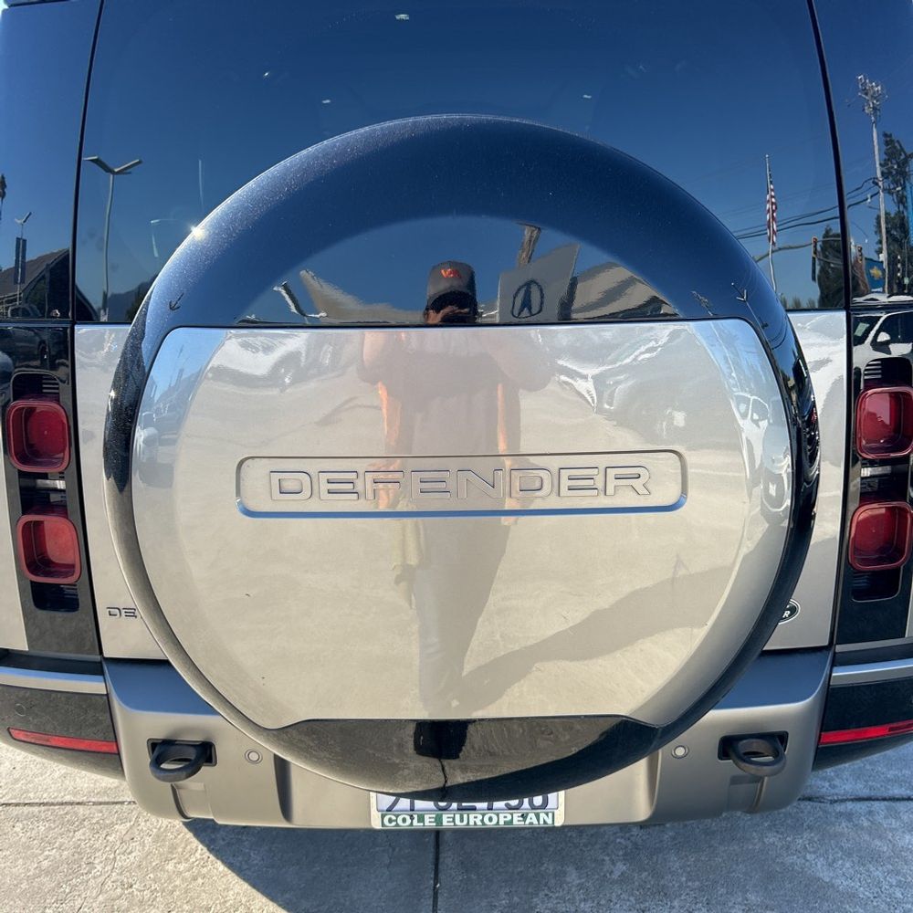 2023 Land Rover Defender 130 X-Dynamic SE