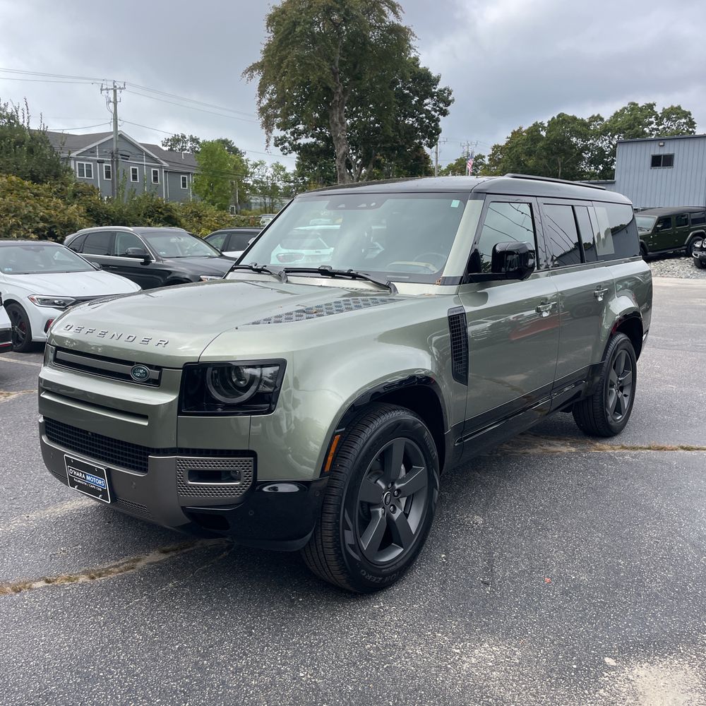 2025 Land Rover Defender 130 X-Dyn SE P400