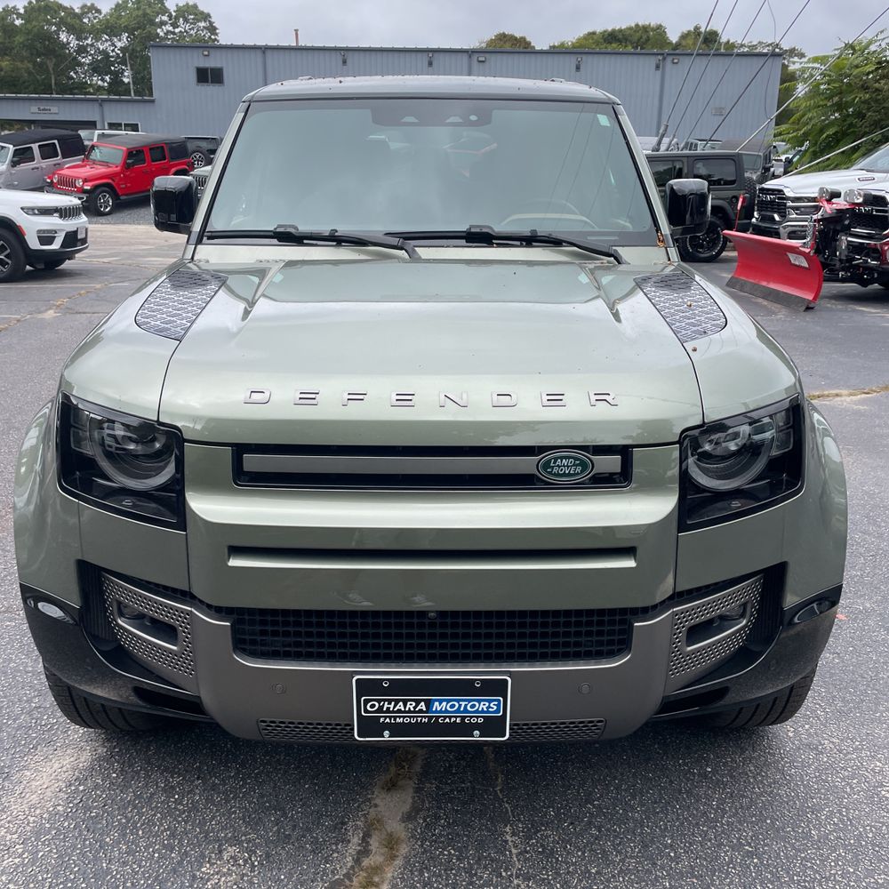 2025 Land Rover Defender 130 X-Dyn SE P400