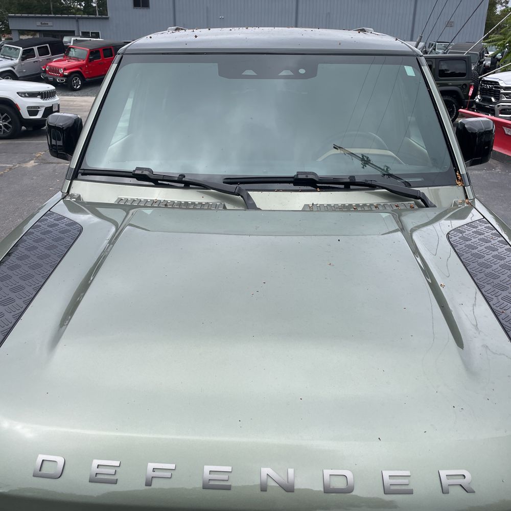 2025 Land Rover Defender 130 X-Dyn SE P400