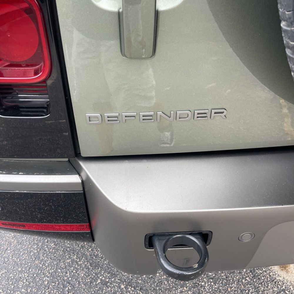 2025 Land Rover Defender 130 X-Dyn SE P400