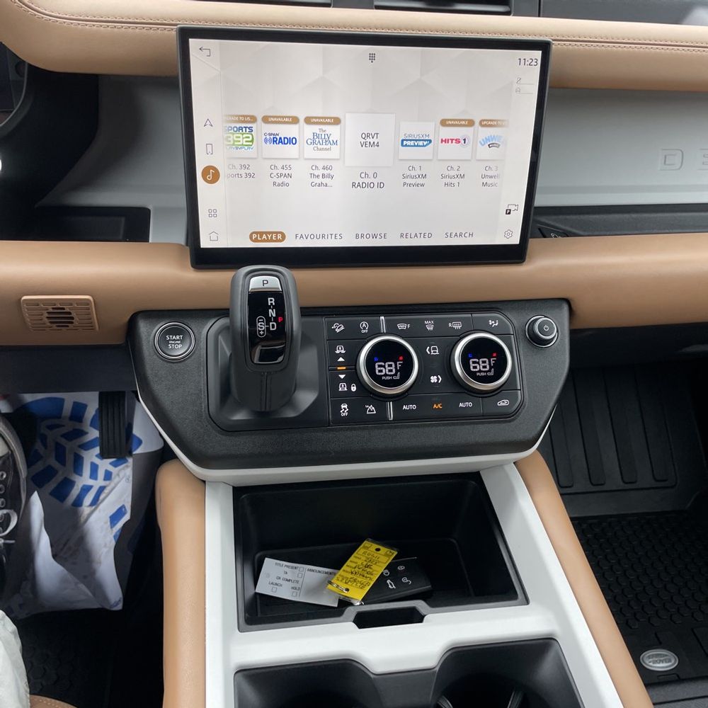 2025 Land Rover Defender 130 X-Dyn SE P400
