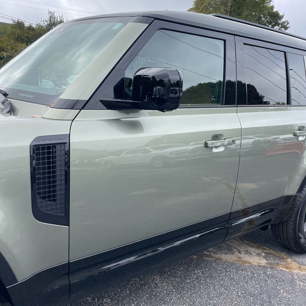 2025 Land Rover Defender 130 X-Dyn SE P400