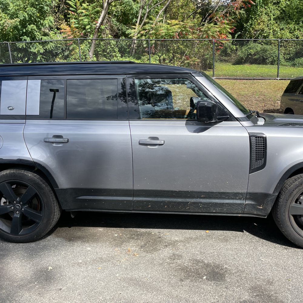 2024 Land Rover Defender 130 X-Dyn SE P400