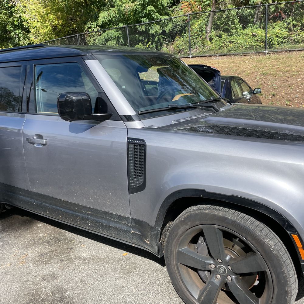 2024 Land Rover Defender 130 X-Dyn SE P400