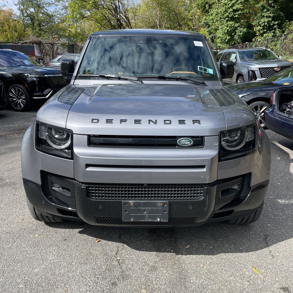 2024 Land Rover Defender 130 X-Dyn SE P400