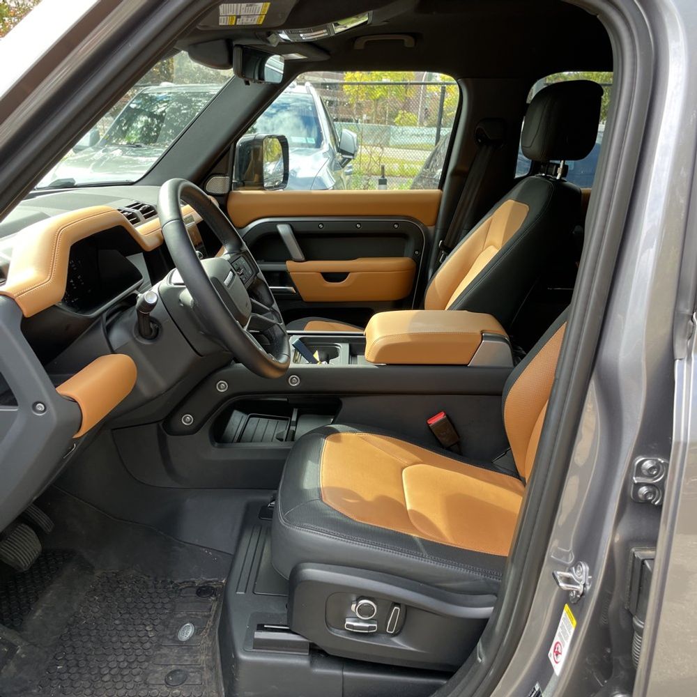 2024 Land Rover Defender 130 X-Dyn SE P400