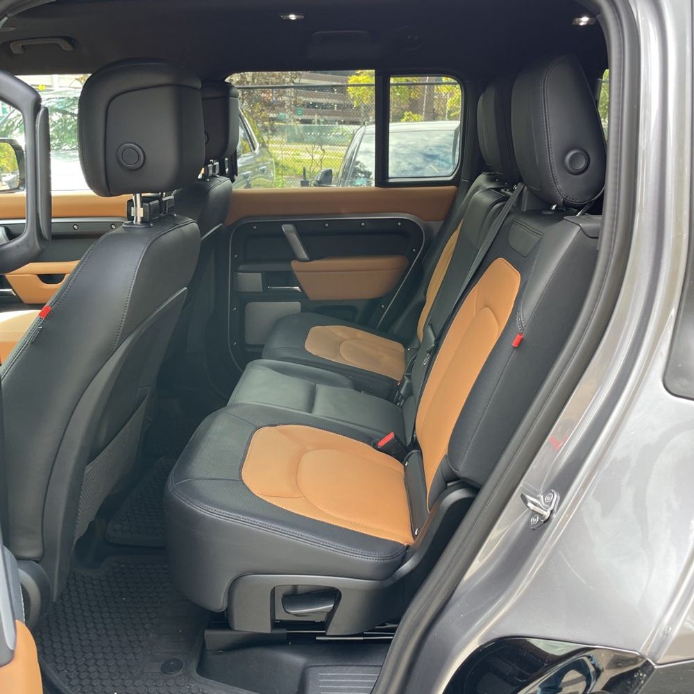 2024 Land Rover Defender 130 X-Dyn SE P400