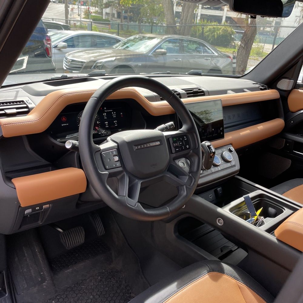 2024 Land Rover Defender 130 X-Dyn SE P400