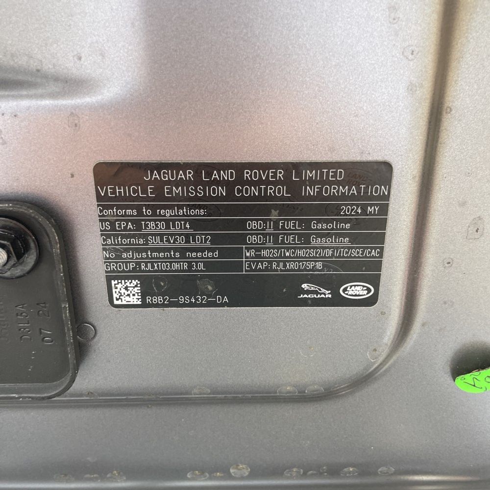 2024 Land Rover Defender 130 X-Dyn SE P400