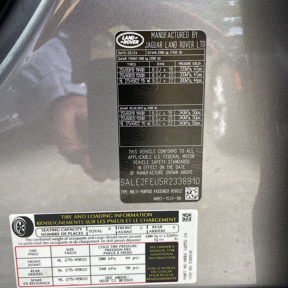 2024 Land Rover Defender 130 X-Dyn SE P400
