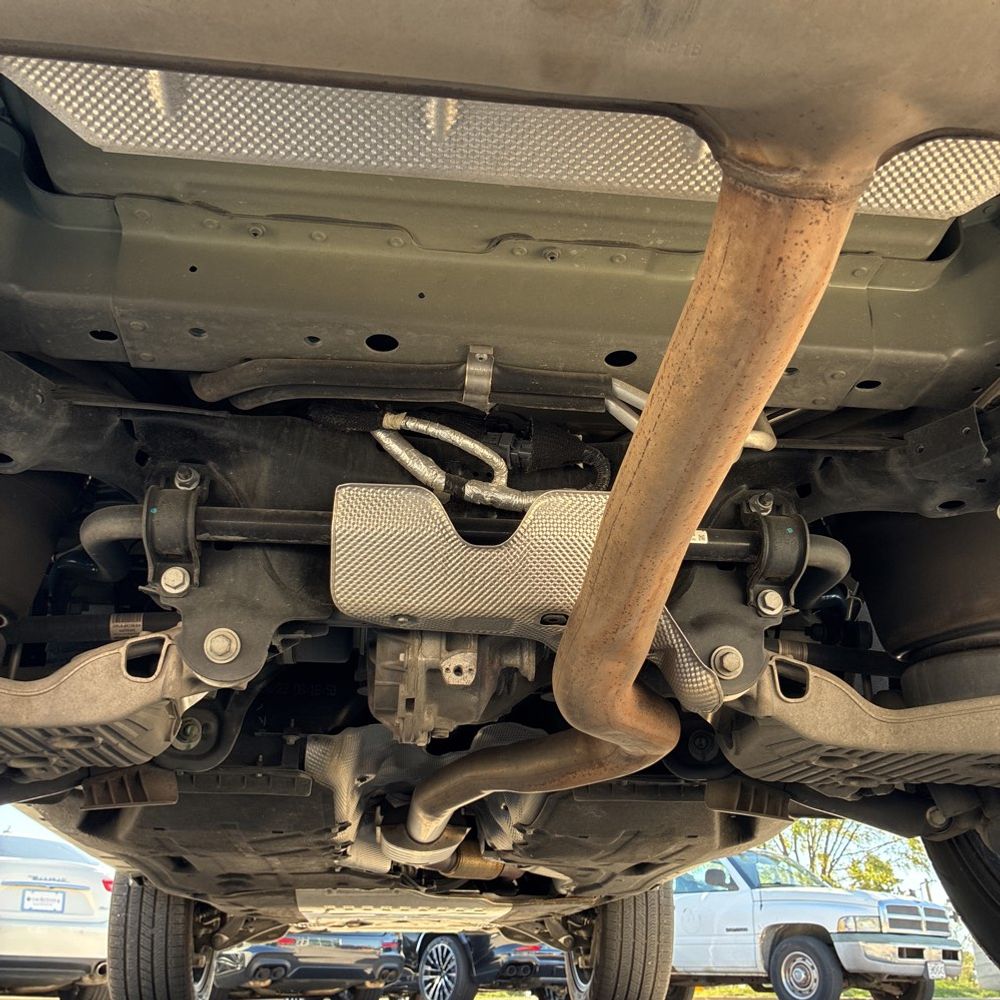 2024 Land Rover Defender 130 X-Dyn SE P400